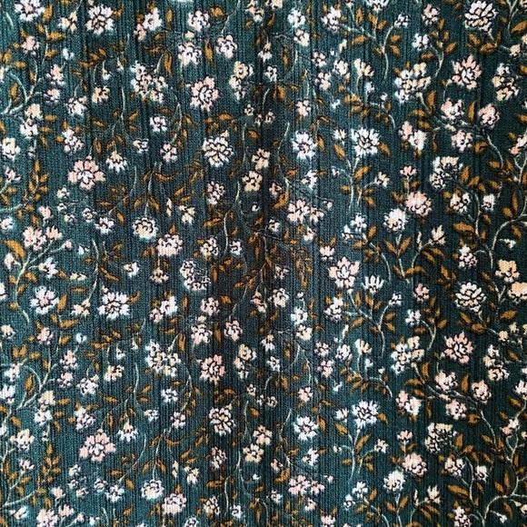 NWT LOFT Forest Green Ditsy Floral Top - Picture 3 of 5